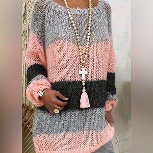 NWOT Color Block Crew Neck Pullover Sweater